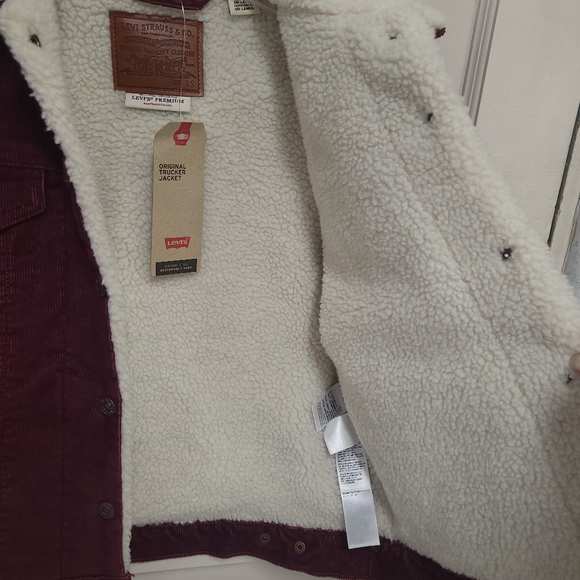NWT Levi's Original Trucker Jacket Corduroy Sherpa Women's XS Irregular Burgundy - Picture 5 of 16